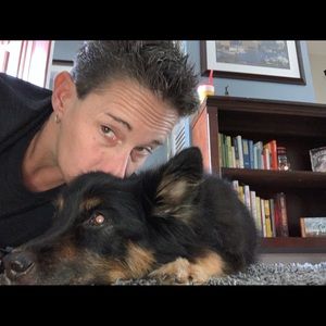 Meet your Posher, Laurie